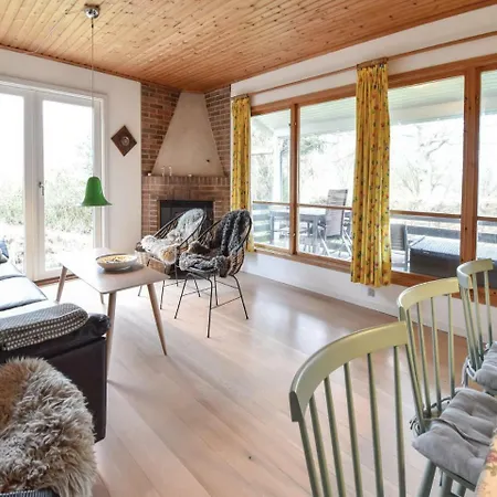 Three-bedroom Holiday In Ferienhaus *
