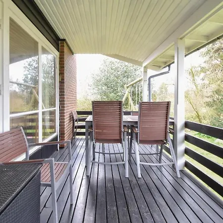 Three-bedroom Holiday In Ferienhaus *