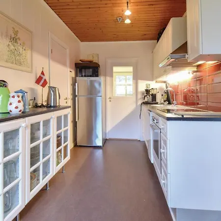 Three-bedroom Holiday In * Martofte