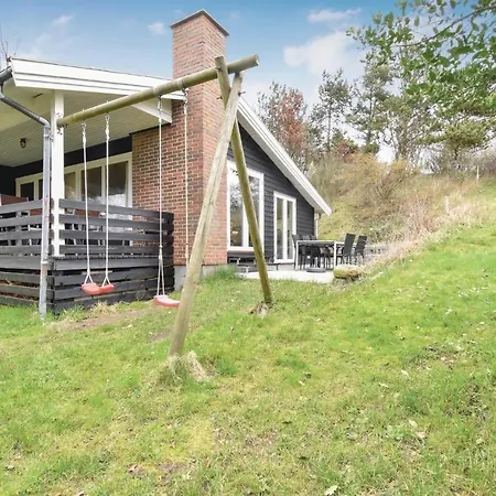 Ferienhaus Three-bedroom Holiday In Martofte