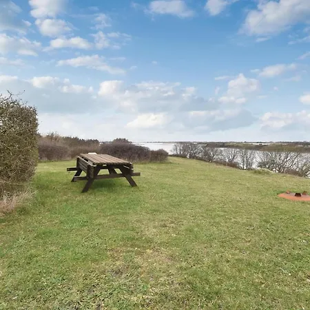 Three-bedroom Holiday In Ferienhaus
